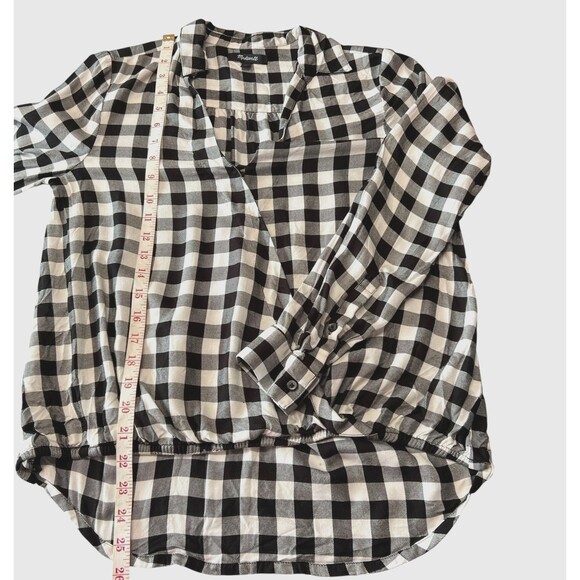 Madewell Buffalo Check Plaid Wrap Front Shirt Size Small Black White - Picture 12 of 13